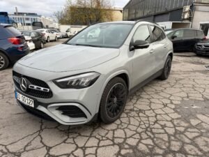 Mercedes Benz GLA 200 AMG